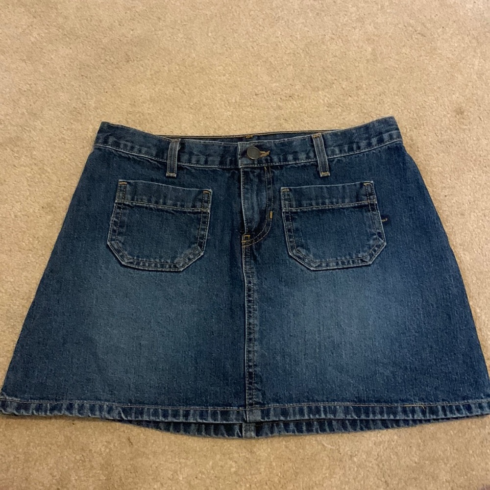 abercrombie & fitch denim skirt with front pockets, size 2